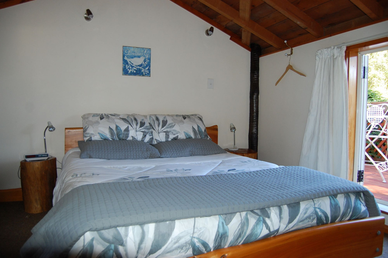 Bedroom 2, Dylans Country Cottages, Kaikoura