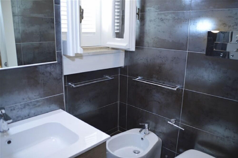 Bathroom 4, Suite White House, Barletta-Andria-Trani
