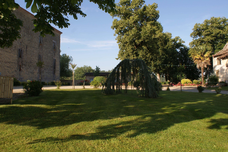 Others 2, Château d'Aon, Landes