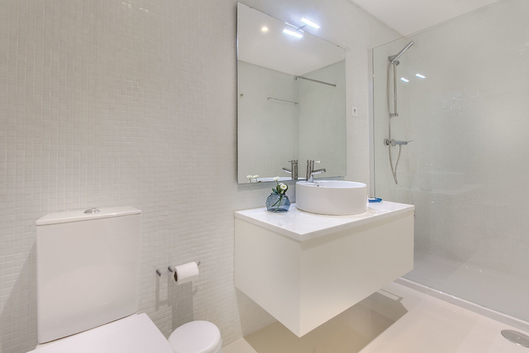 Bathroom 3, Trindade Modern Flat, Porto