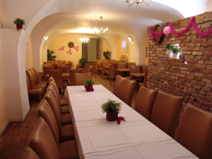 Food & Drinks 4, Hotel Stary Pivovar, Praha 17