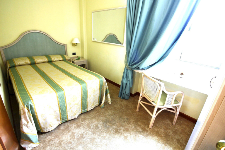 Bedroom 4, Hotel Siesta, Lucca