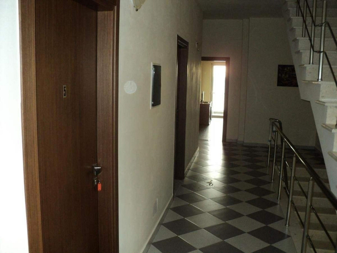 Others 4, Golden Hotel, Vlorës