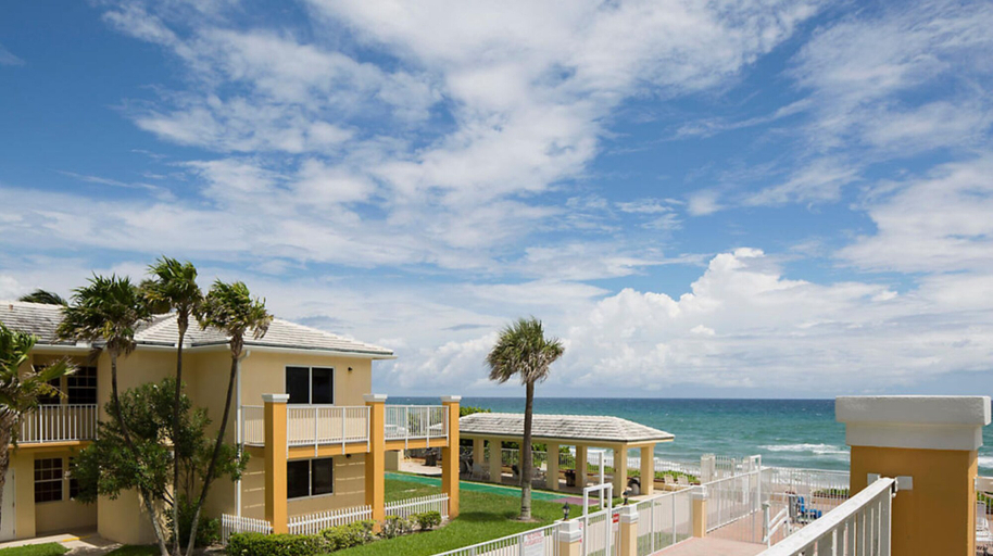 Others 5, Gulfstream Manor, Palm Beach