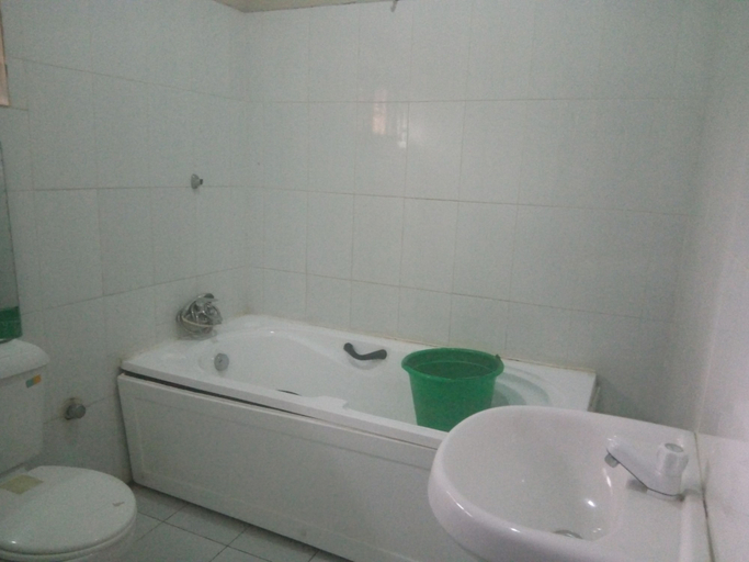 Bathroom 5, Progandy Guest House Annex, AbujaMun