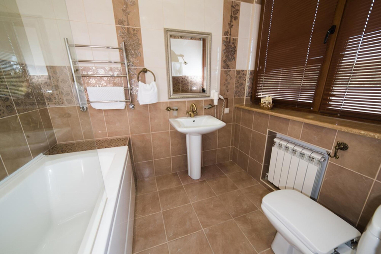 Bathroom 4, Hayat Spa Hotel, Lermontov