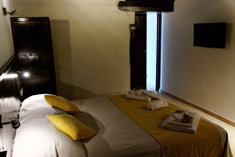 Bedroom 3, Au Dessus de Parady, Isère