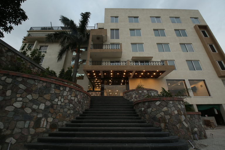 Exterior & Views 2, Holy River Hotel, Garhwal