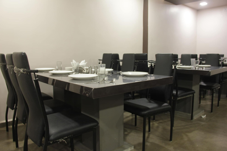 Food & Drinks 4, Hotel Platinum, Junagadh