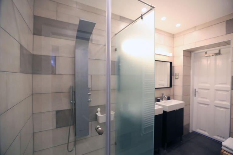 Bathroom 3, Paulay Central Top Suite, Budapesti