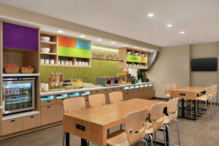Food & Drinks 5, Home2 Suites by Hilton Lancaster, Lancaster