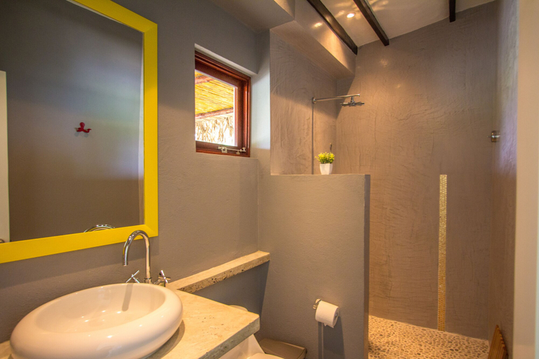 Bathroom 4, Arganama Guesthouse, San Carlos