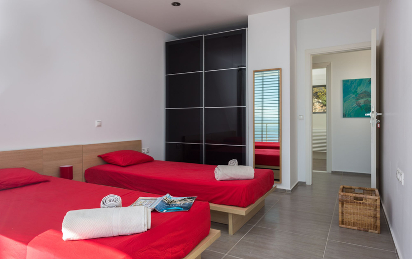 Bedroom 3, 600m² homm Luxury Villa Sea Side Evia 16ppl, Central Greece