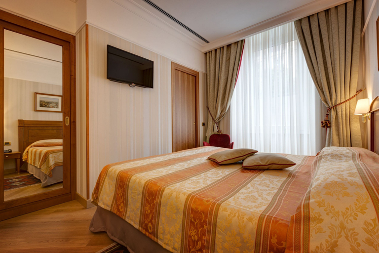 Bedroom 5, ResidenzaRomaCentro, Rome