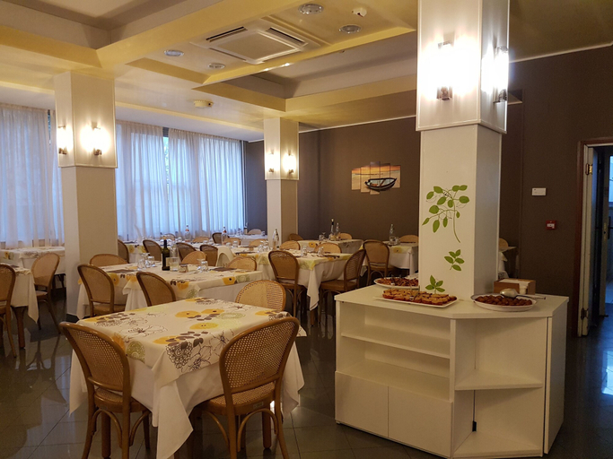 Food & Drinks 5, Hotel Desire', Rimini