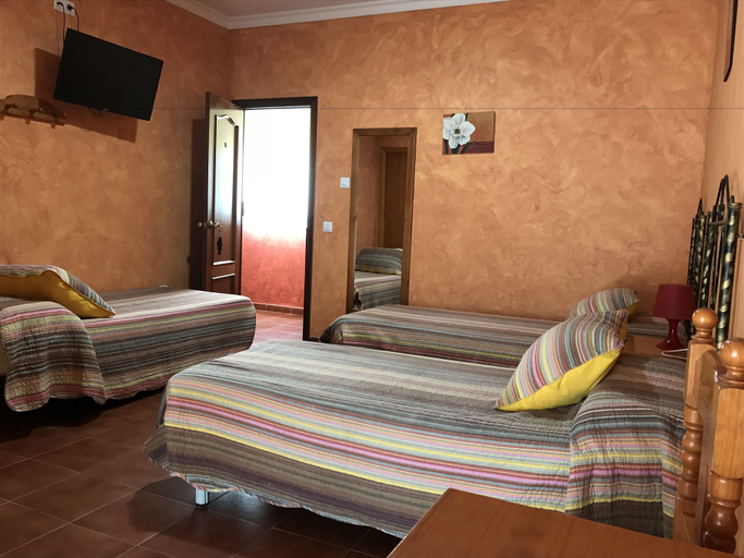 Bedroom 3, Hostal Restaurante El Mero, Cádiz