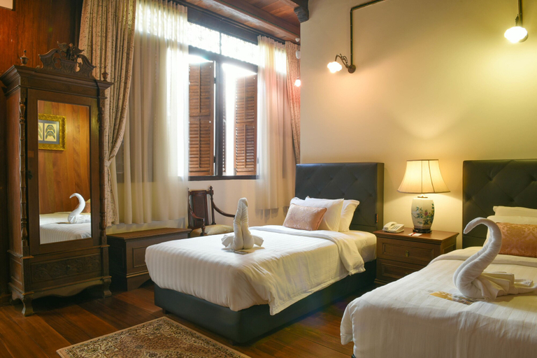 Bedroom 4, 5 Heeren, Malacca City