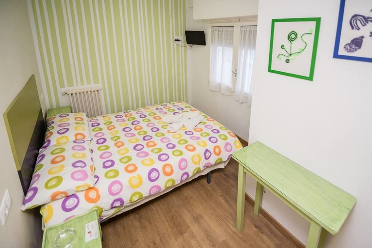Bedroom 5, Hostal Ávila, Zaragoza