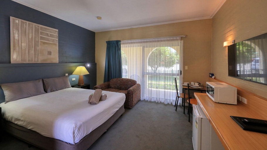 Bedroom 3, Bishops Lodge Narrandera, Narrandera