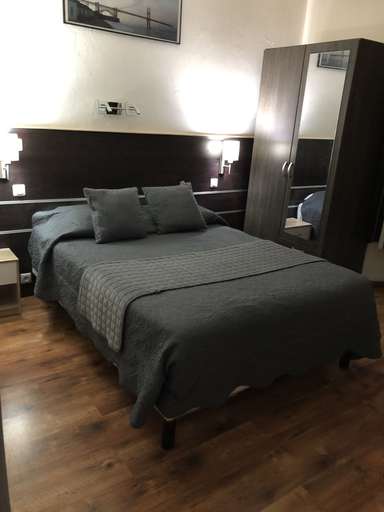 Bedroom 3, Hotel du Nord, Hautes-Alpes