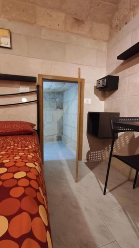 Bedroom 3, Al Fly, Bari