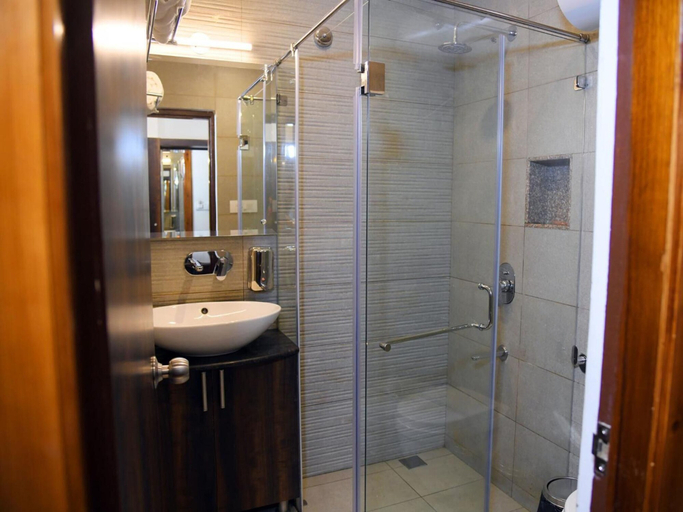 Bathroom 4, Hotel Trinity Heights, Kangra