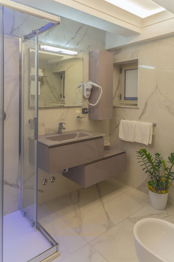 Bathroom 5, Marina Centro Suite, Rimini