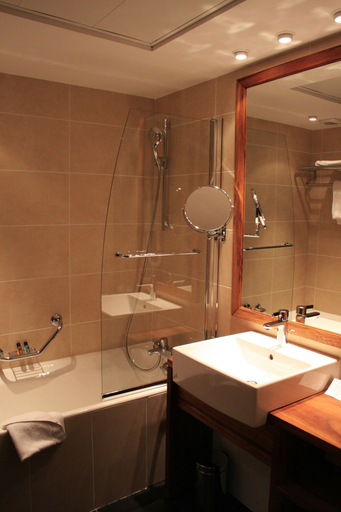Bathroom 5, Abbaye des Capucins Spa & Resort, Tarn-et-Garonne