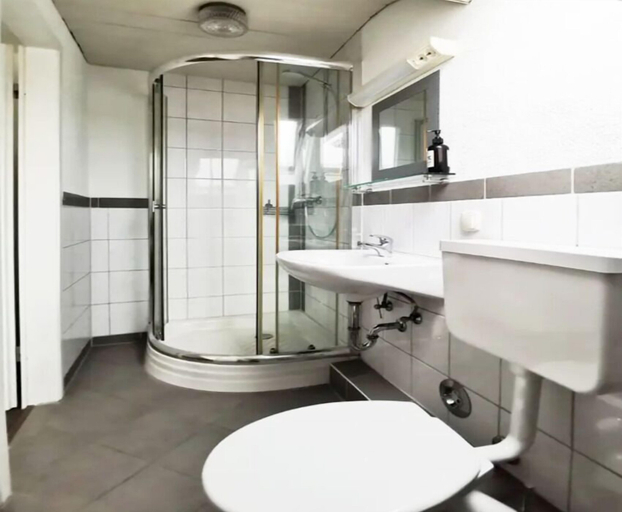 Bathroom 2, Apartment Hainstädter Straße, Main-Kinzig-Kreis