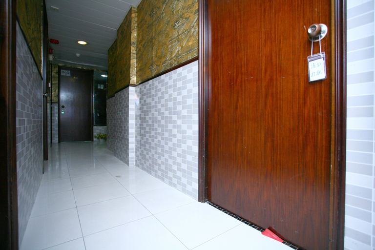 Others 5, H.K Commercial Inn, Kowloon