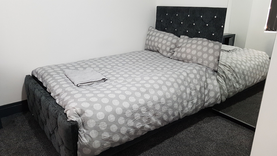 Bedroom 2, Modern Central House, Sefton