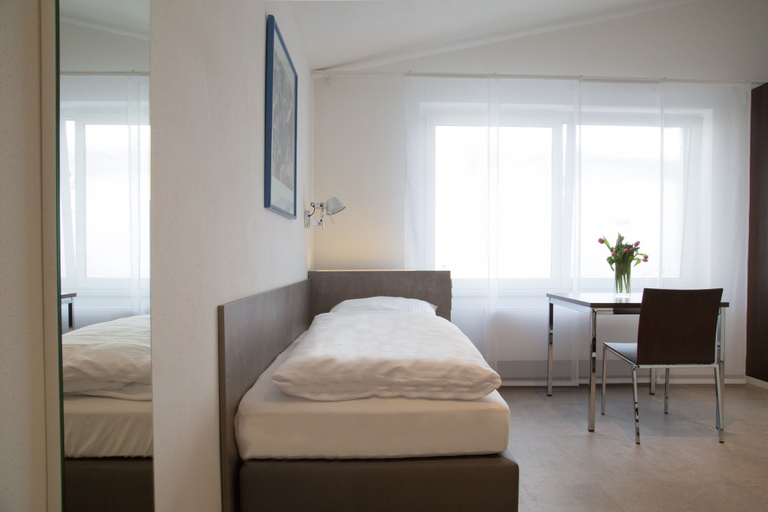 Bedroom 2, Apartmenthaus Renz, Ostalbkreis