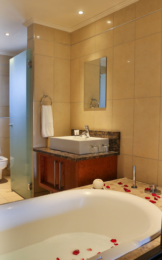 Bathroom 3, Euphoria Golf and Lifestyle Estate, Waterberg