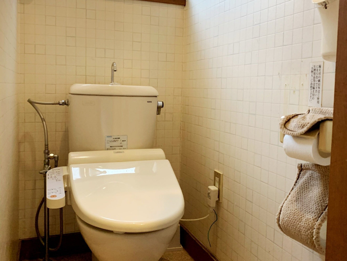 Bathroom 4, Pension Rantanrirun, Hakuba