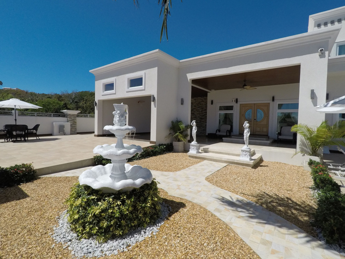 Exterior & Views 2, The White House TCI