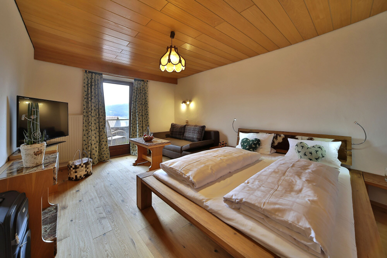 Bedroom 3, Osserhotel, Cham