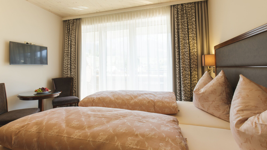 Bedroom 3, Hotel Niederreiter, Zell am See