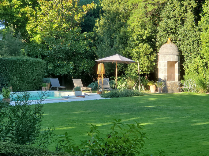 Others 5, Logis des Tourelles Appartement, Charente