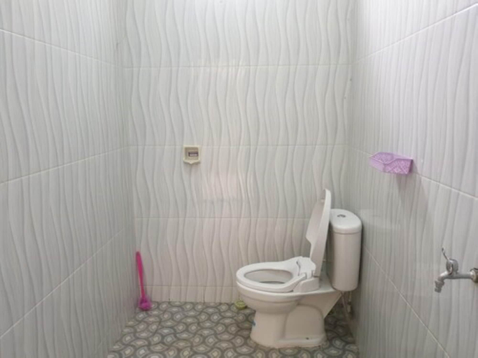 Bathroom 2, Nabilla Homestay, Malang