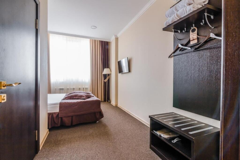 Bedroom 3, Hayat Spa Hotel, Lermontov