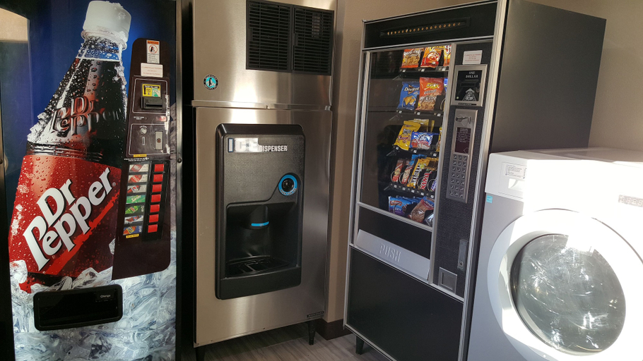 Food & Drinks 5, Baymont by Wyndham Clarksville, Montgomery