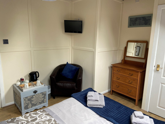 Bedroom 2, Woodleigh Coach House, Devon