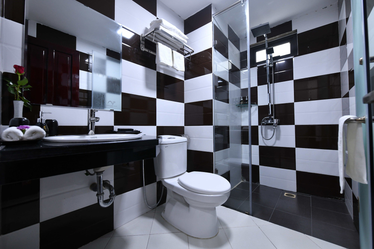 Bathroom 4, Hanoi Elpis Grand Hotel, Hoàn Kiếm