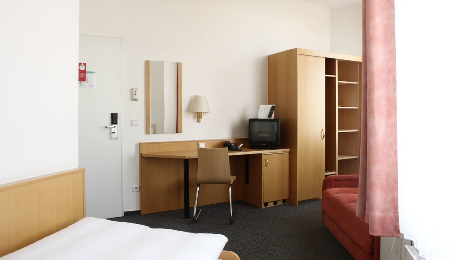 Bedroom 5, Hotel Berliner Hof by Coffee Fellows Hotels, Kiel