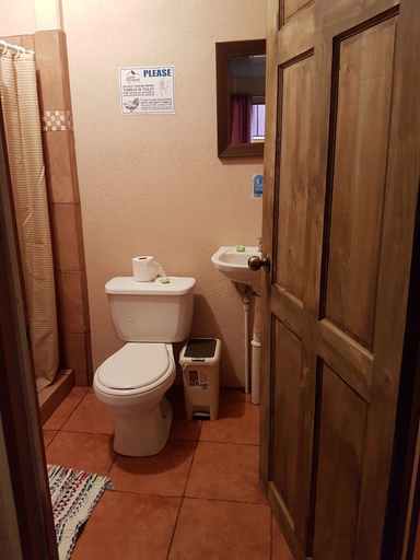 Bathroom 5, Greemount Hotel, Puntarenas