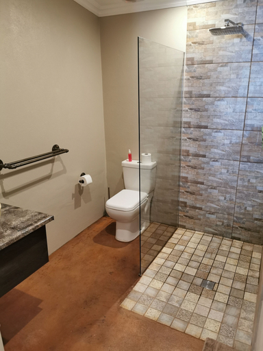 Bathroom 5, Aerotropolis Guest Lodge, Ekurhuleni