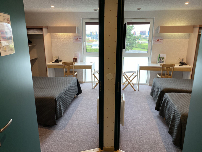 Others 4, Brit Hotel Argentan, Orne