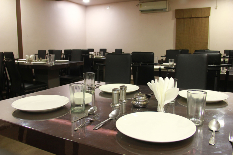 Food & Drinks 5, Hotel Platinum, Junagadh