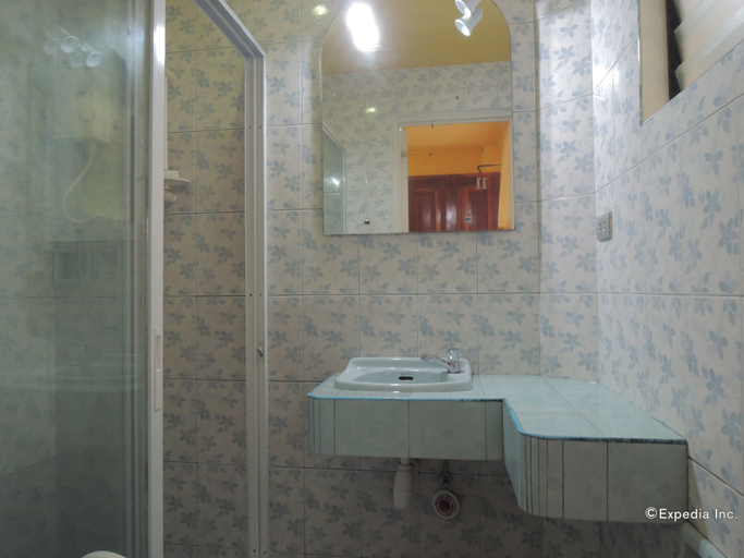 Bathroom 3, Asian Belgian Resort, Moalboal