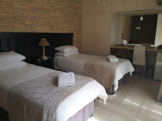 Bedroom 2, Nahoon Mouth Guest House, Buffalo City